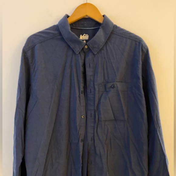 REI Co-Op Trail Shirt Medium Mens Blue Button Up Nylon Stretch Long Sleeve Sz XL - Picture 1 of 4